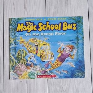 The Magic School Bus On The Ocean Floor Paperback Book